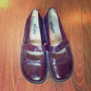 EUC Alegria Mary Janes size 11/41